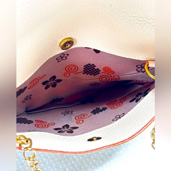 Faux Leather Winter White Envelope Clutch with Removable Gold Chain Strap. - Picture 2 of 6